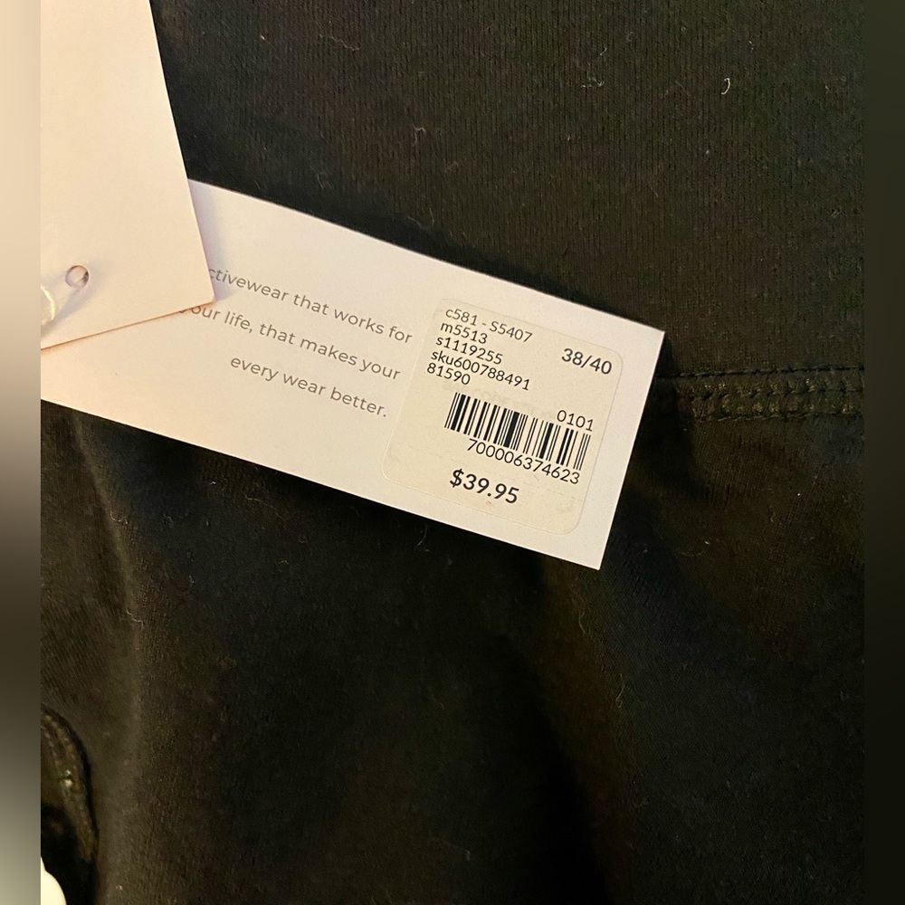 SOLD: Livi Biker Shorts | Size 38/40 | NWT - Picture 8 of 8